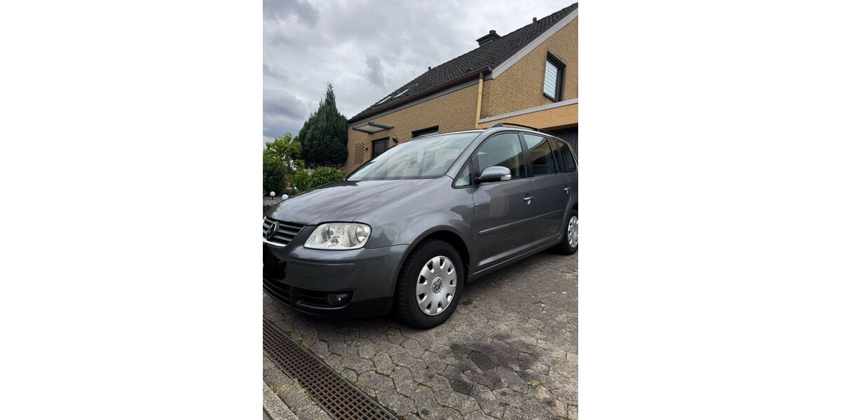 VW Touran 249.000 km 3.000 &euro; Löhne 32584