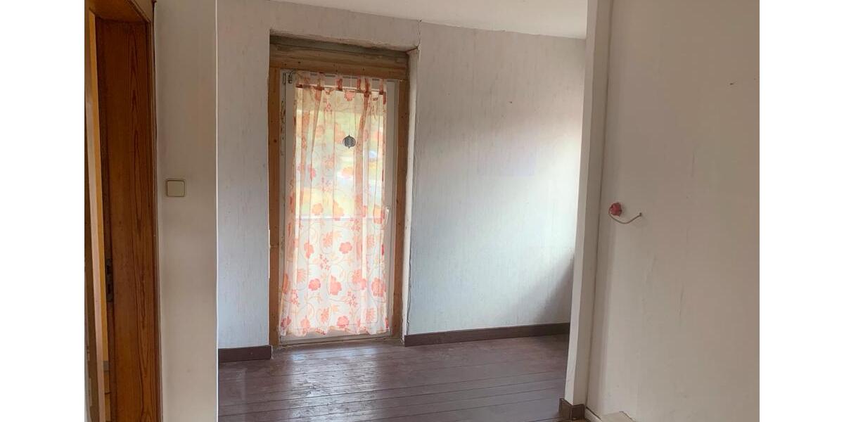 Einfamilienhaus Kalletal - 9 Zimmer, 284 m&sup2;, 140.000&euro; | Angebot:25922923