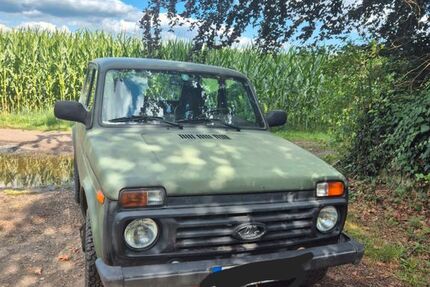 Lada Niva 87.690 km 11.299 &euro; Petershagen 32469