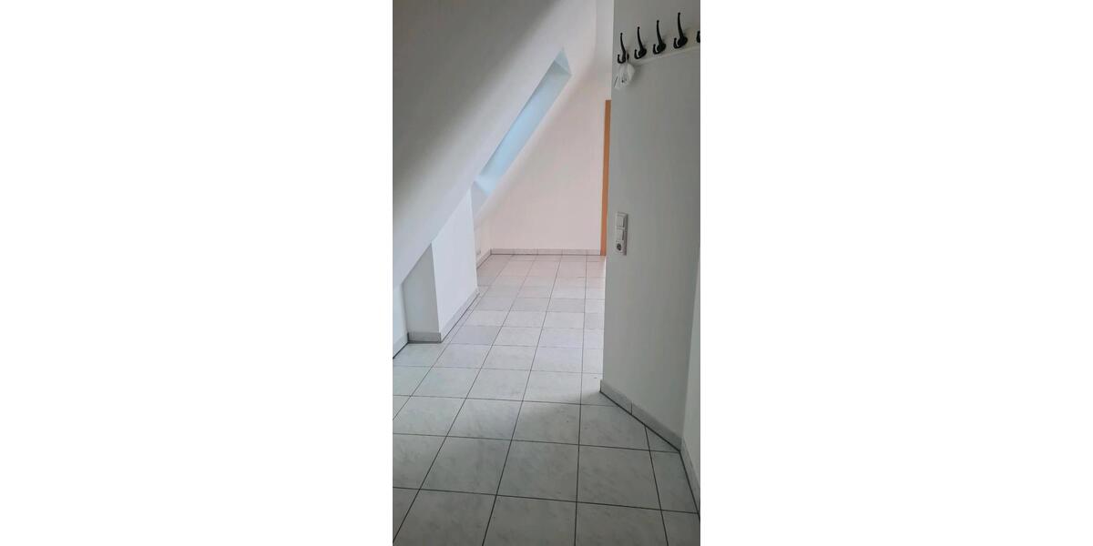 Dachgeschoßwohnung Dörentrup - 2 Zimmer, 45 m&sup2;, 450&euro; | Angebot:25098739