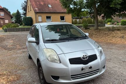 Toyota Yaris 202.000 km 1.299 &euro; bad oeynhausen 32549