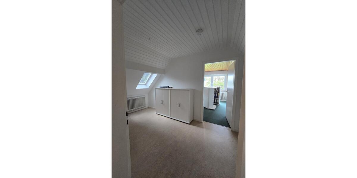Etagenwohnung Lemgo - 4.5 Zimmer, 95 m&sup2;, 800&euro; | Angebot:26271010