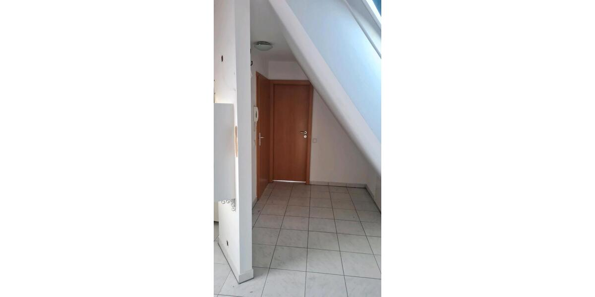Dachgeschoßwohnung Dörentrup - 2 Zimmer, 45 m&sup2;, 450&euro; | Angebot:25098739