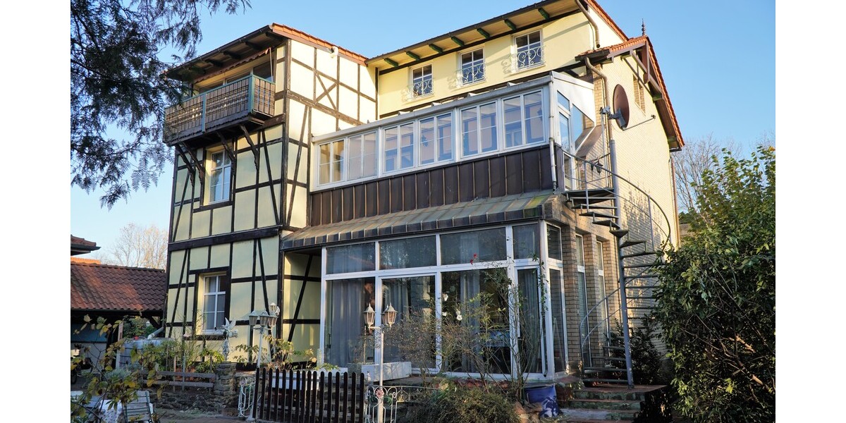 Renditestarke Kapitalanlage – Charmantes Mehrfamilienhaus mit Potenzial - Mehrfamilienhaus, Wohnhaus Porta Westfalica | Angebot:21450983