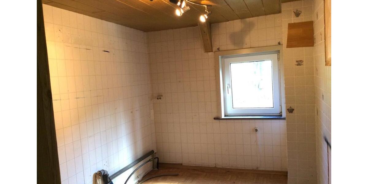 Einfamilienhaus Extertal - 10 Zimmer, 242 m&sup2;, 219.000&euro; | Angebot:26296392