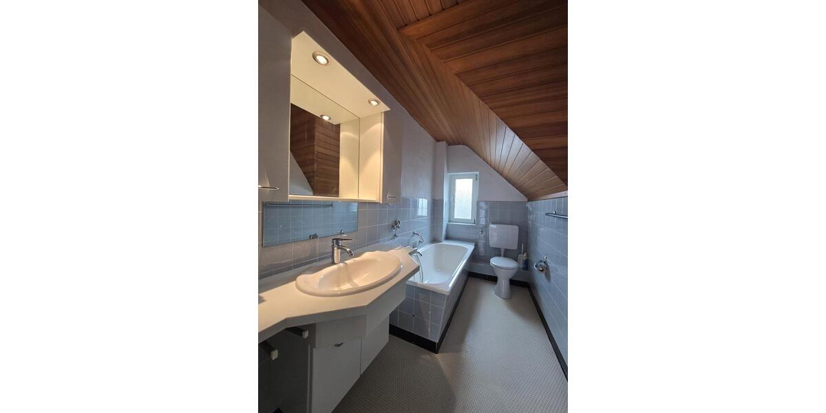 Etagenwohnung Lemgo - 4.5 Zimmer, 95 m&sup2;, 800&euro; | Angebot:26271010