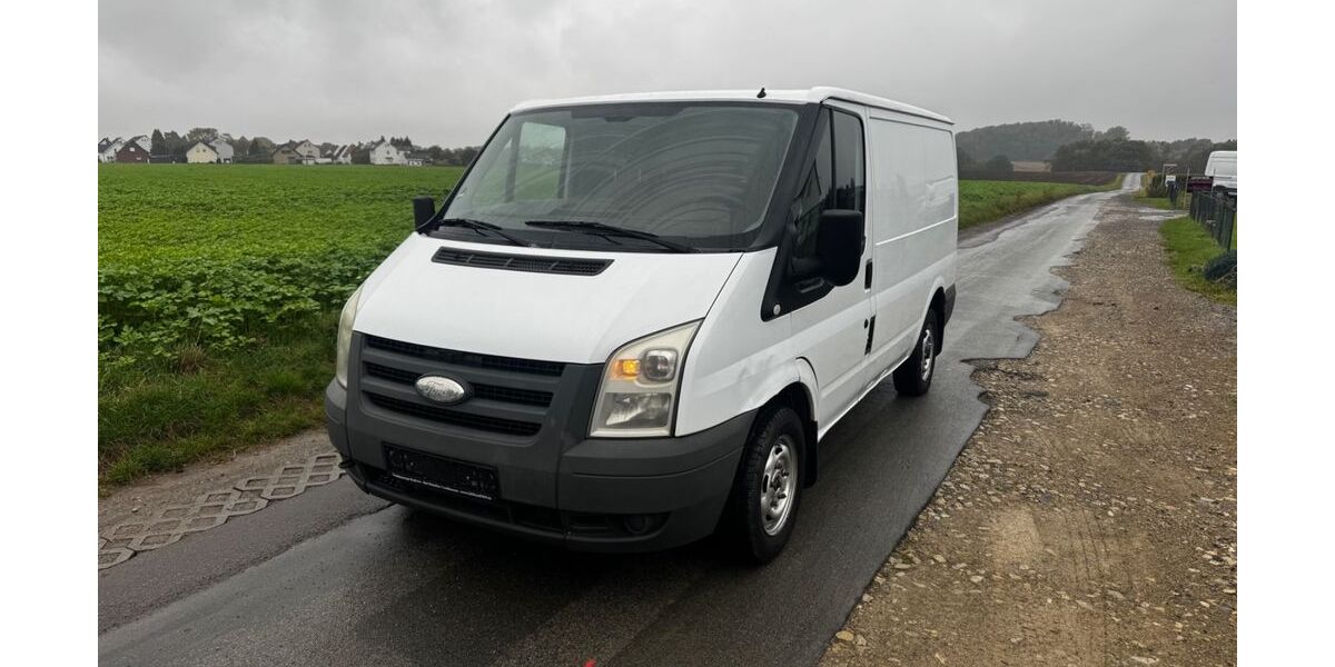 Ford Transit 198.600 km 2.850 &euro; Bad Salzuflen 32107