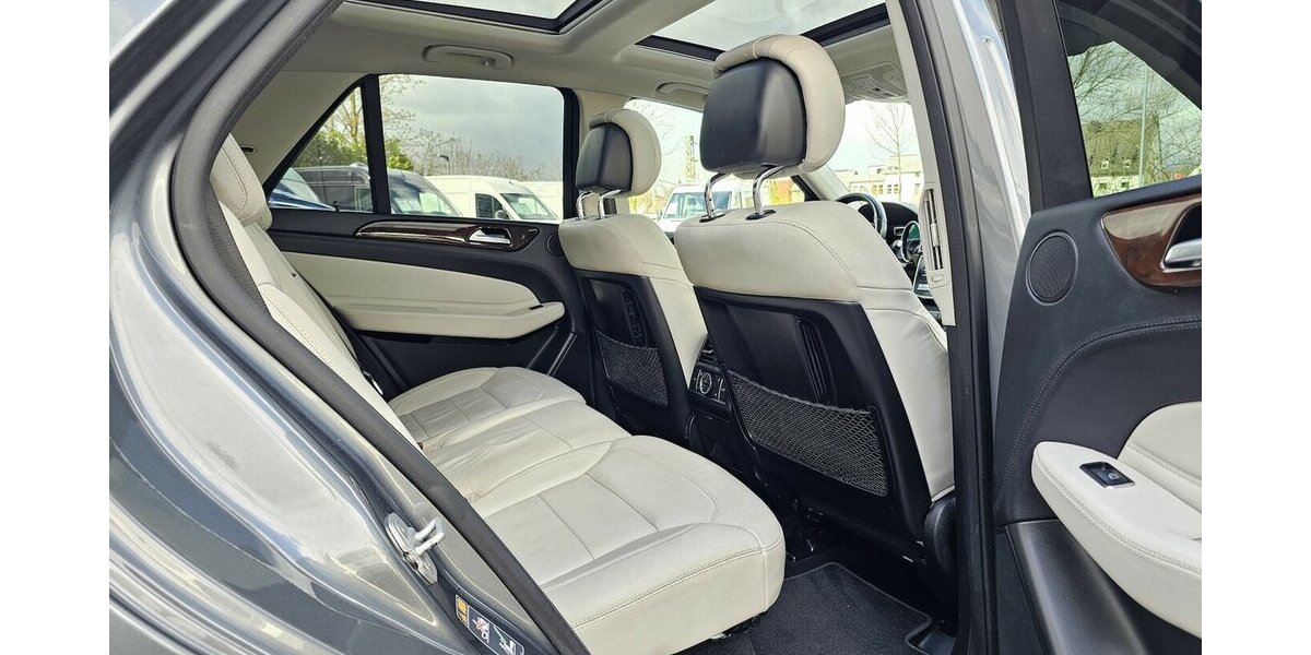 Mercedes-Benz GLE 350 d 4M AMG Line Night 360° LED AHK PANO. 136.546 km 37.990 &euro; Löhne 32584