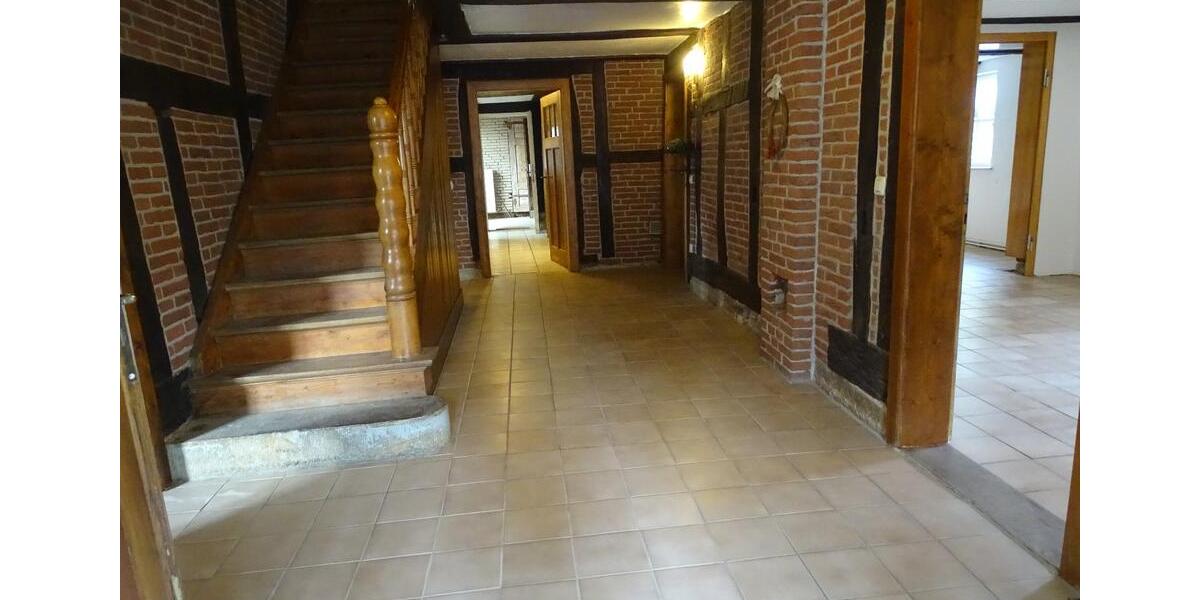 Bauernhaus, Landhaus Hessisch Oldendorf - 8 Zimmer, 200 m&sup2;, 175.000&euro; | Angebot:24615188