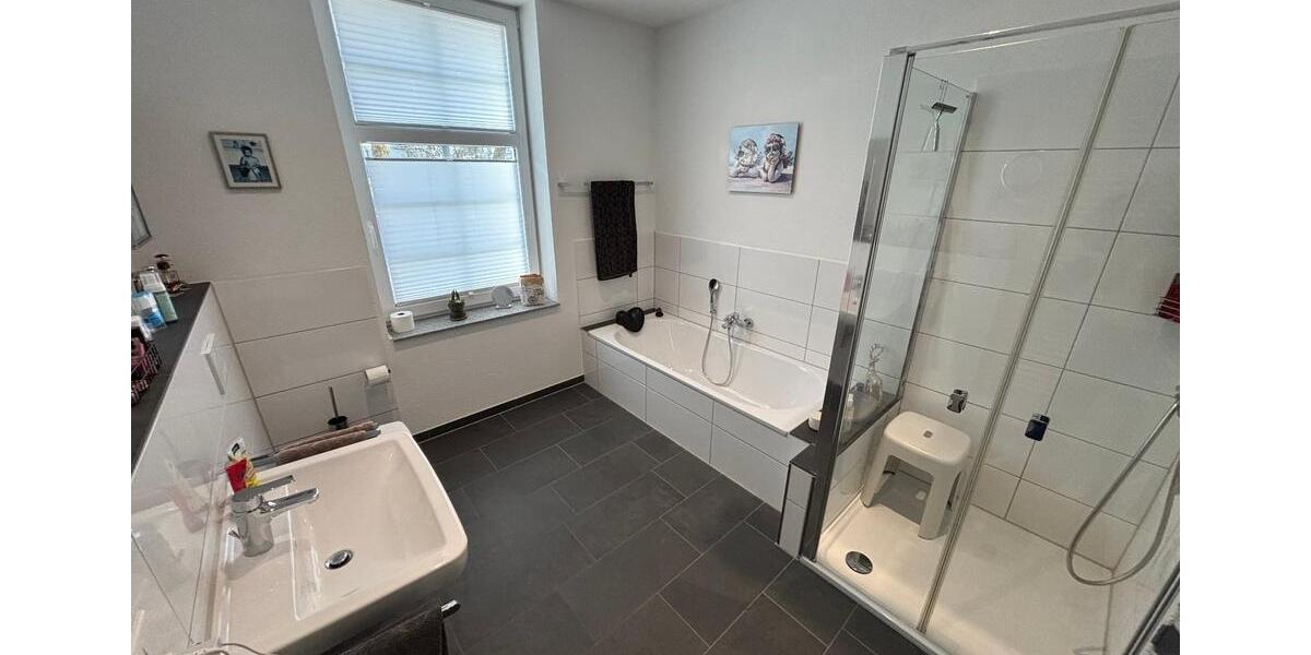 Hochparterre Herford Diebrock - 3 Zimmer, 139 m&sup2;, 1.200&euro; | Angebot:25900418