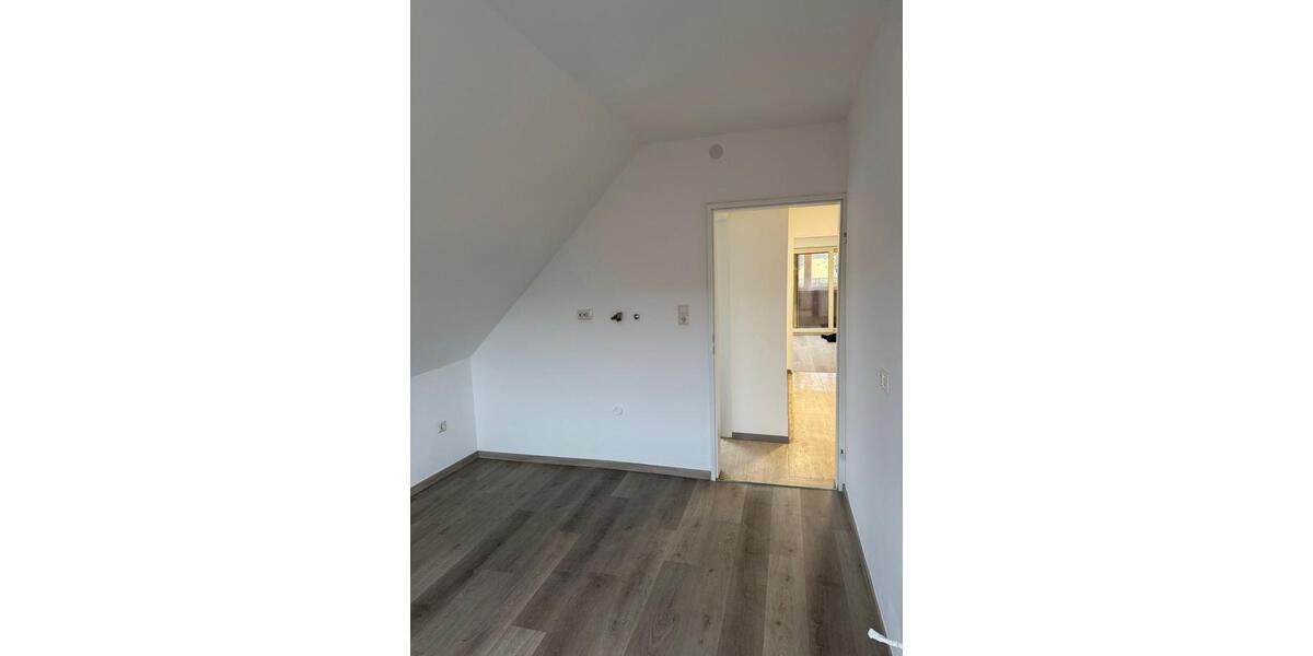 Dachgeschoßwohnung Rodenberg - 3 Zimmer, 56 m&sup2;, 495&euro; | Angebot:26251180