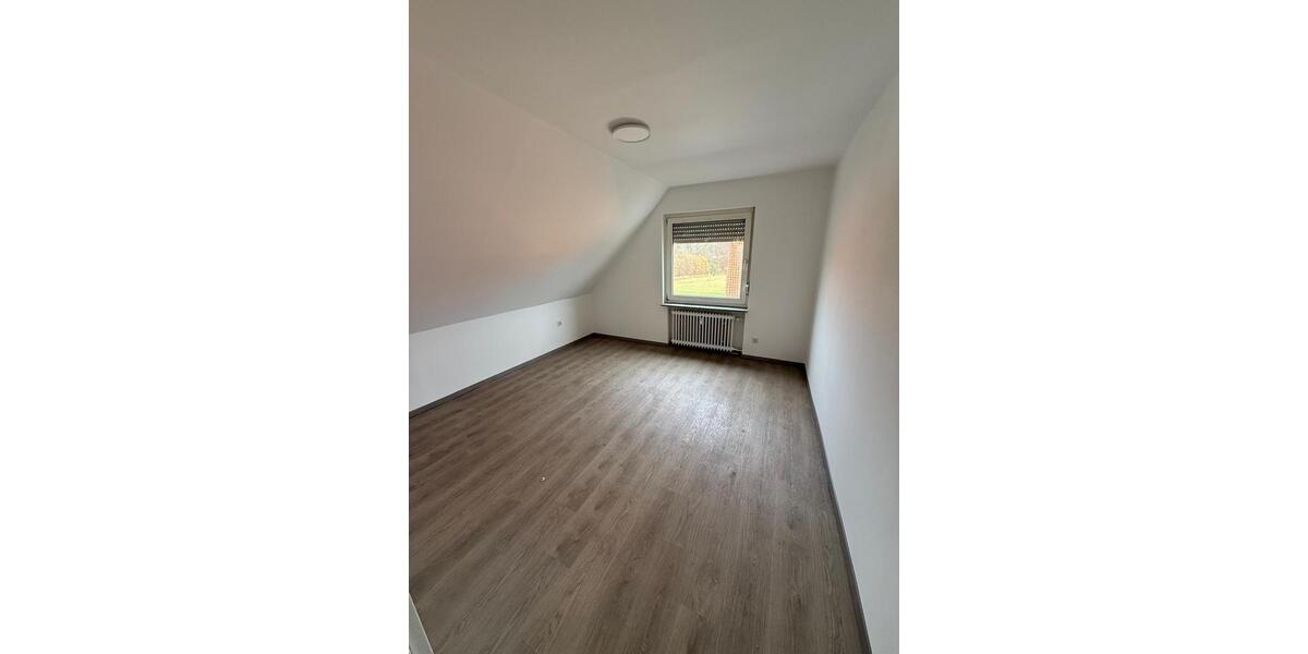 Dachgeschoßwohnung Rodenberg - 3 Zimmer, 56 m&sup2;, 495&euro; | Angebot:26251180