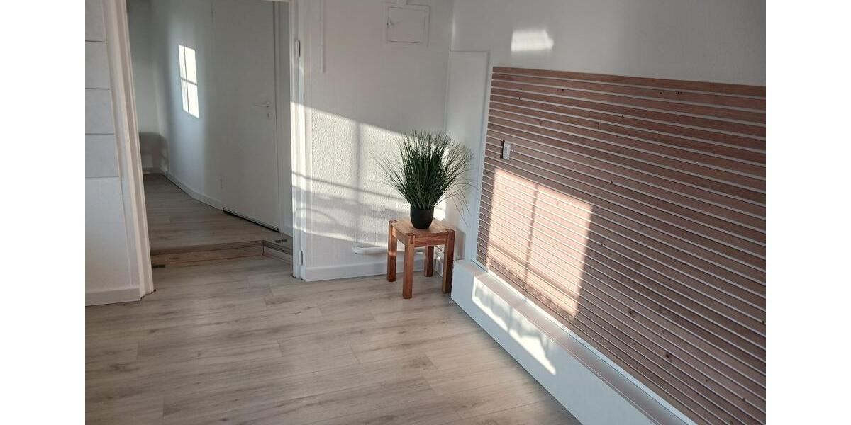 Etagenwohnung Rinteln - 4 Zimmer, 102 m&sup2;, 975&euro; | Angebot:25989536