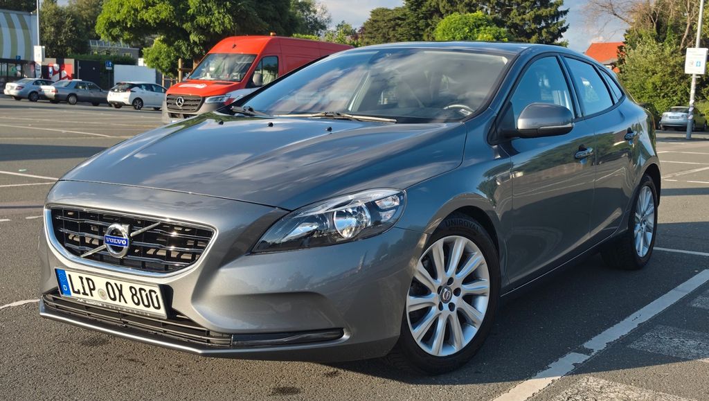 Volvo V40 98.000 km 10.900 &euro; Lemgo 32657