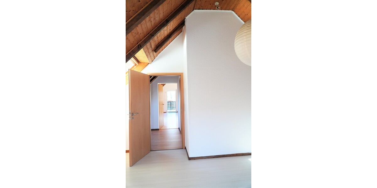 Gemütliches Einfamilienhaus mit Kamin, Doppelgarage und Erweiterungspotenzial - Einfamilienhaus Porta Westfalica | Angebot:19439640