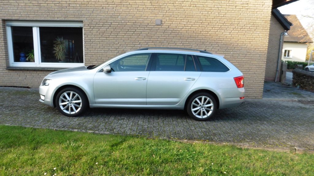 Skoda Octavia 109.500 km 10.650 &euro; Vlotho 32603