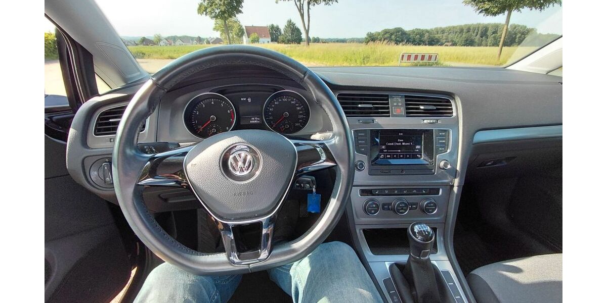 VW Golf 83.700 km 9.250 &euro; Hüllhorst 32609