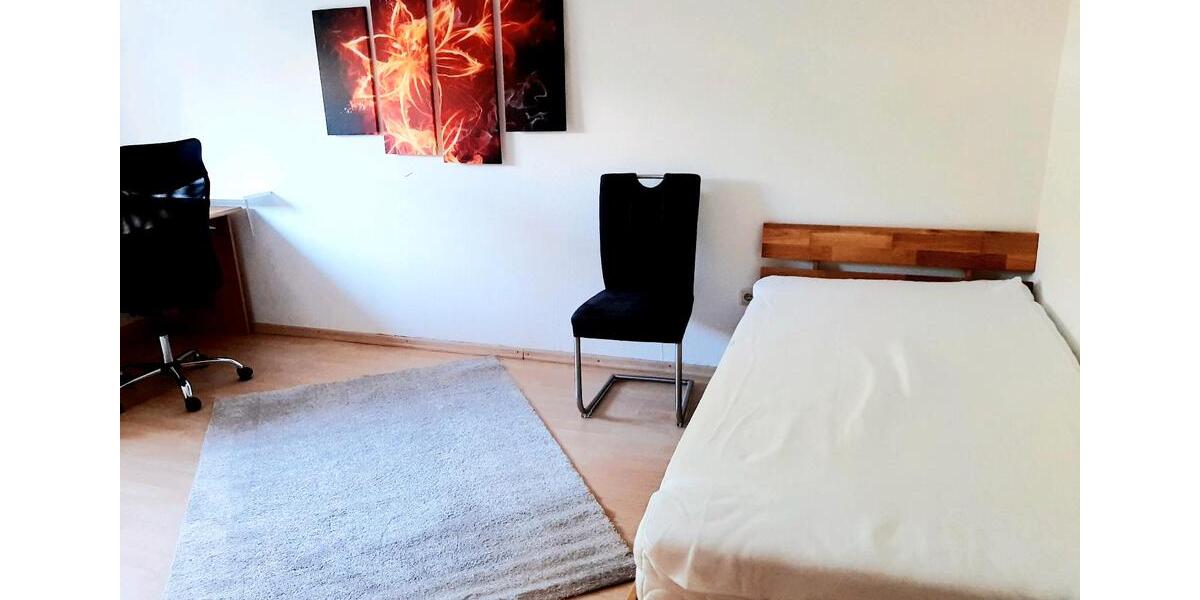 Etagenwohnung Rinteln - 3 Zimmer, 90 m&sup2;, 220&euro; | Angebot:24755630
