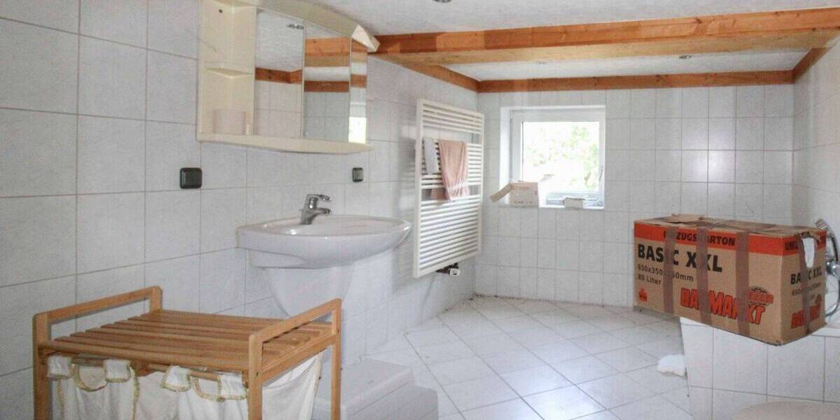 Einfamilienhaus Rinteln Deckbergen - 7 Zimmer, 227 m&sup2;, 89.000&euro; | Angebot:26818628