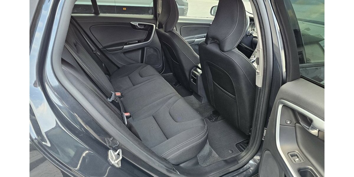 Volvo V60 D3 Linje Business NAVI AHK AUS 2.HAND 243.840 km 9.990 &euro; Löhne 32584