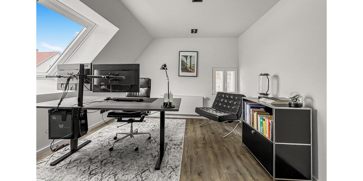 Dachgeschoßwohnung Lemgo - 2 Zimmer, 85 m&sup2;, 900&euro; | Angebot:26579037