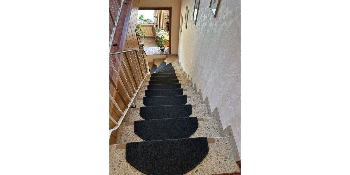 Interessantes Wohnhaus mit 2 Wohnungen, Nebengebäude und Grünland - Einfamilienhaus Stolzenau | Angebot:26858258