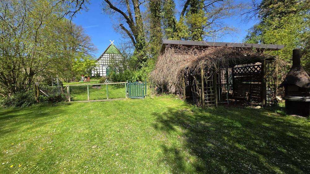 Bauernhaus, Landhaus Hüllhorst / Oberbauerschaft Oberbauerschaft - 4 Zimmer, 350 m&sup2;, 365.000&euro; | Angebot:26694848