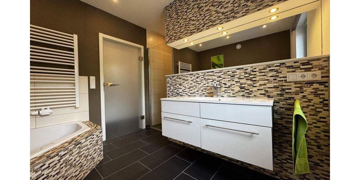 Einfamilienhaus Lemgo - 6 Zimmer, 242 m&sup2;, 999.999&euro; | Angebot:25741343