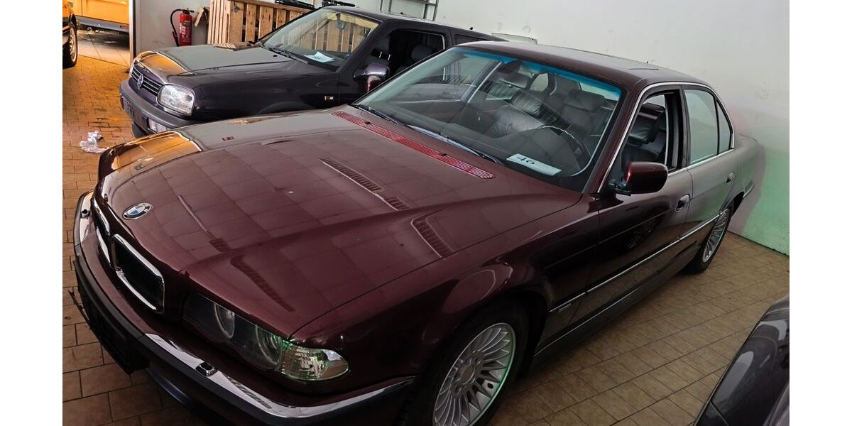BMW 740 199.000 km 15.990 &euro; Minden 32425
