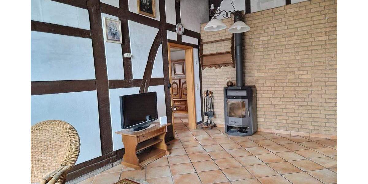 Einfamilienhaus Porta Westfalica Eisbergen - 8 Zimmer, 190 m&sup2;, 249.000&euro; | Angebot:25797141