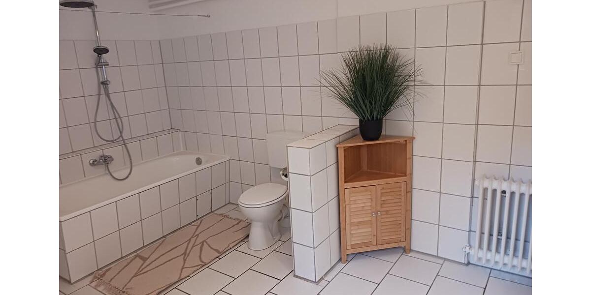 Etagenwohnung Rinteln - 4 Zimmer, 102 m&sup2;, 975&euro; | Angebot:25989536