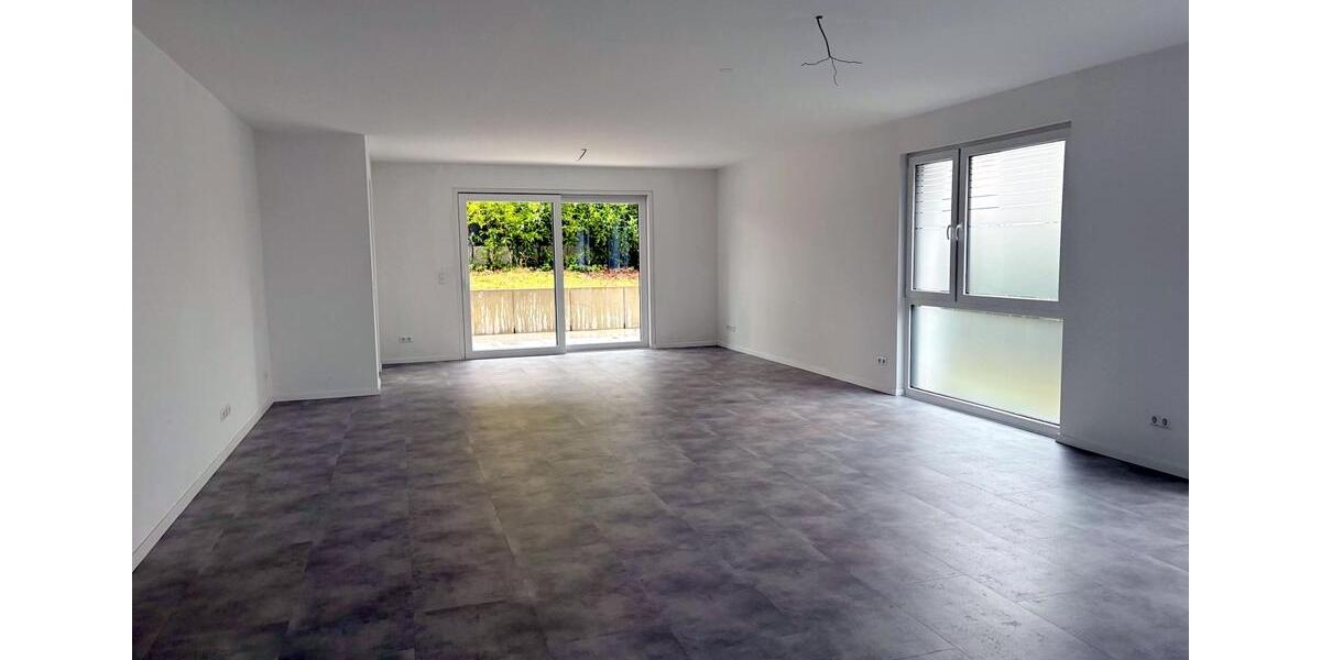 Erdgeschoßwohnung Bad Oeynhausen - 3 Zimmer, 153 m&sup2;, 1.375&euro; | Angebot:24493571