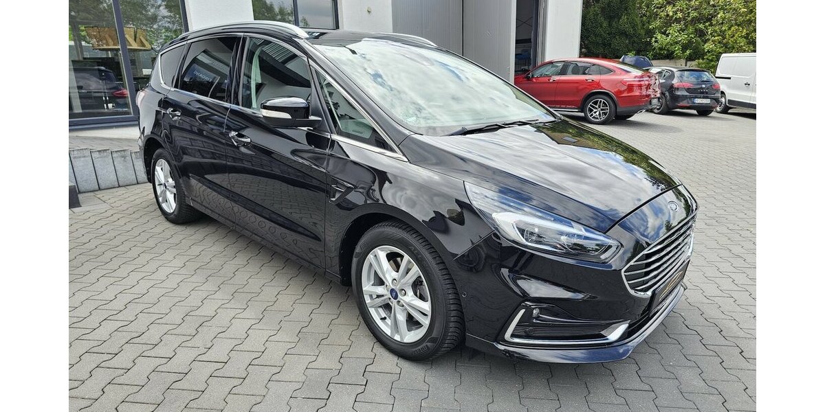 Ford S-Max 2.0 TDCI Titanium LED RFK NAVI 7-Sitzer 98.490 km 25.990 &euro; Löhne 32584