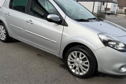Renault Clio 98.500 km 2.900 &euro; Herford 32051