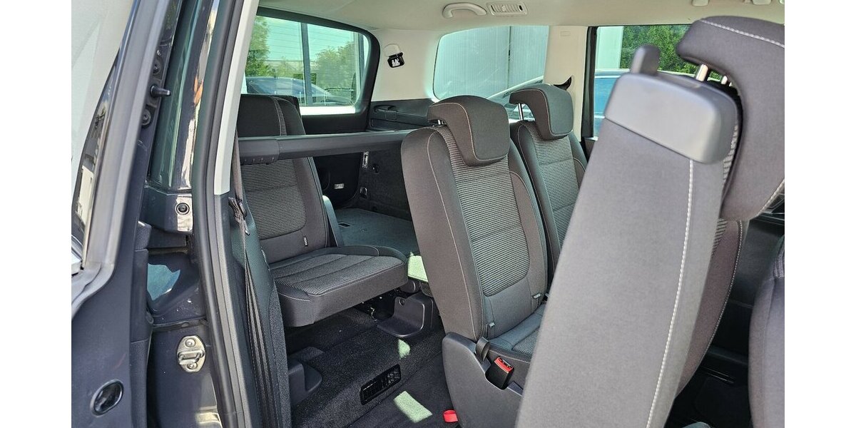 VW Sharan 2.0 TDI Comfortline NAVI AHK 7-Sitzer 101.405 km 22.990 &euro; Löhne 32584