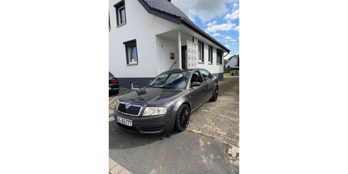 Skoda Superb 330.000 km 2.900 &euro; Porta Westfalica 32457