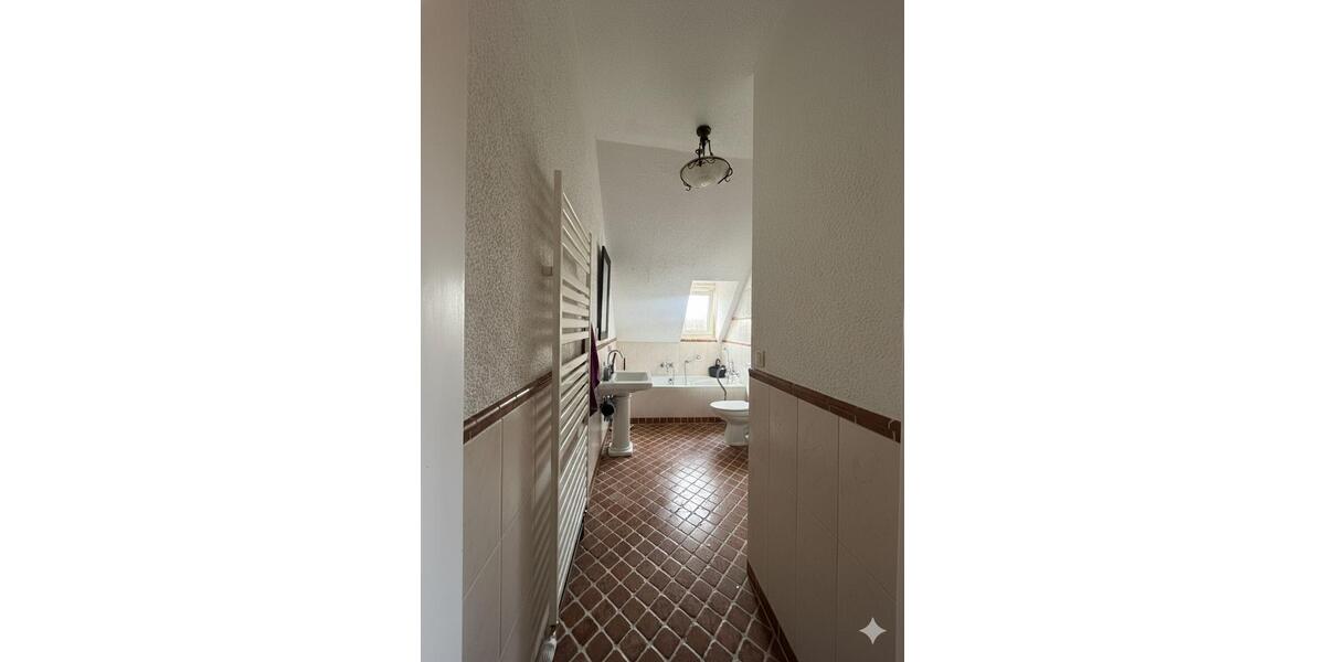 Dachgeschoßwohnung Bückeburg - 4 Zimmer, 104 m&sup2;, 227.000&euro; | Angebot:24655785