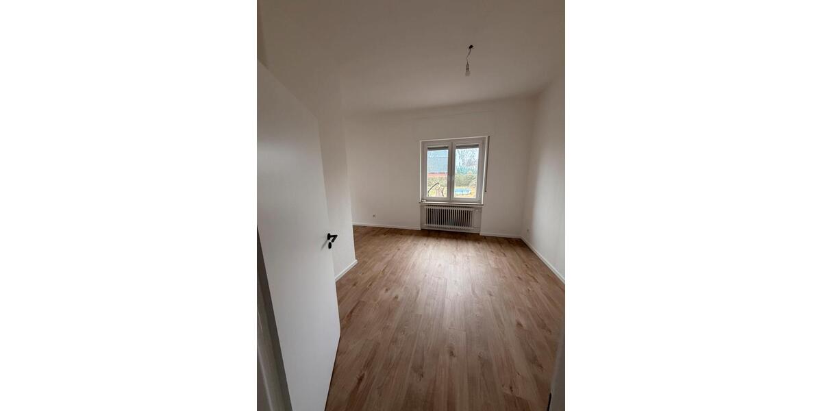 Erdgeschoßwohnung Bad Salzuflen Biemsen-Ahmsen - 3 Zimmer, 84 m&sup2;, 898&euro; | Angebot:25081462
