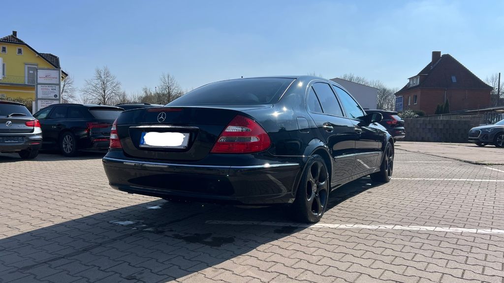Mercedes-Benz E 200 208.000 km 5.620 &euro; Minden 32429