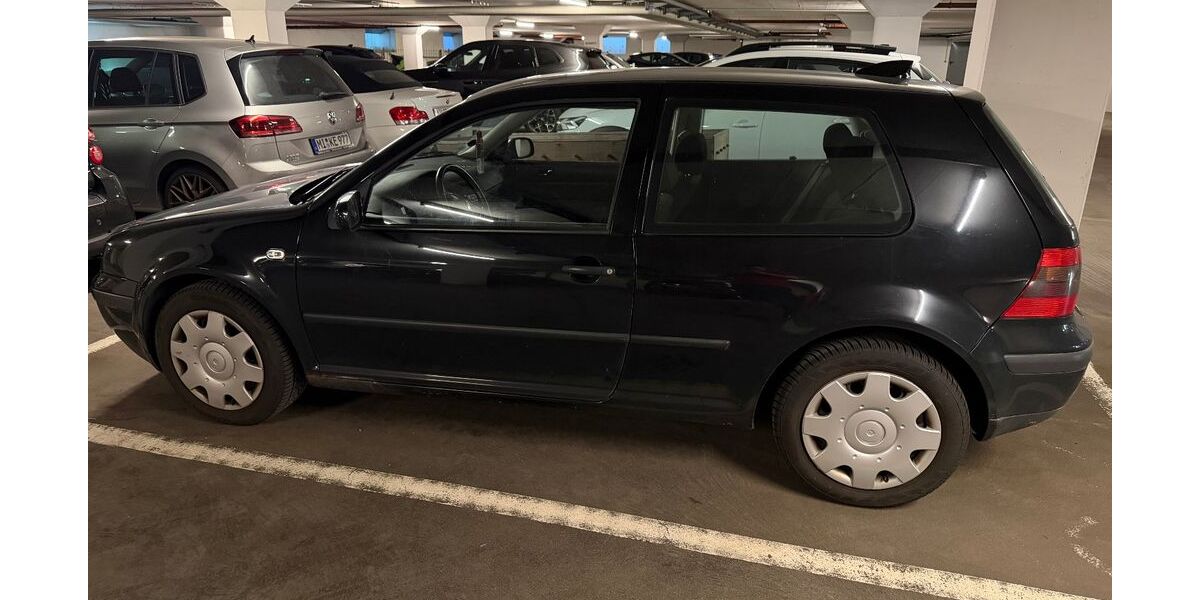 VW Golf 219.000 km 999 &euro; Bad Oeynhausen 32545