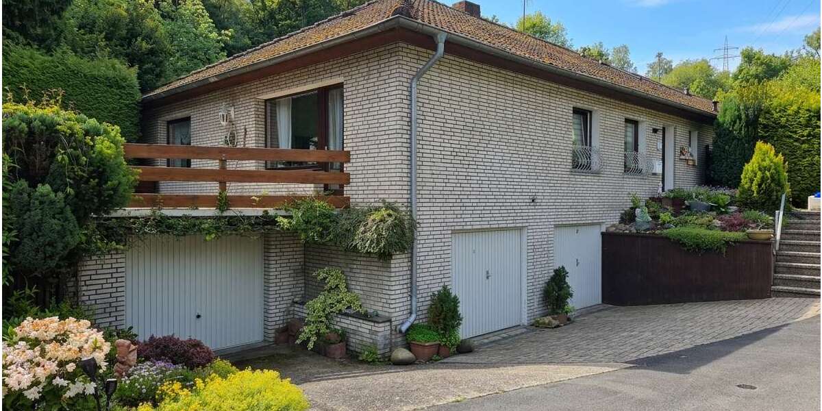 Etagenwohnung Rinteln - 4 Zimmer, 121 m&sup2;, 139.000&euro; | Angebot:26756146