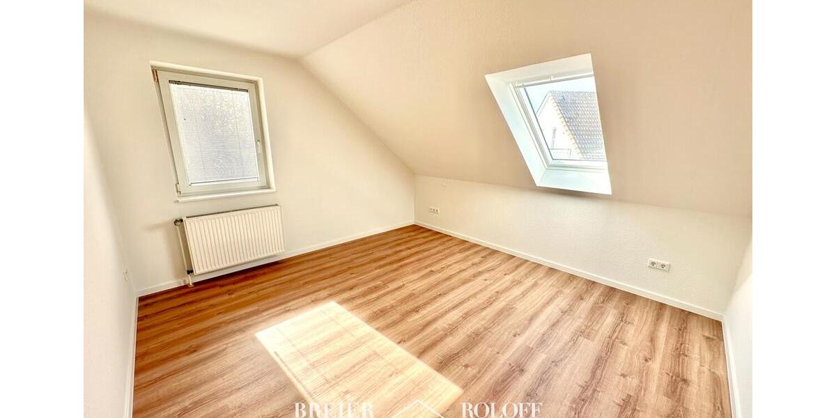 Dachgeschoßwohnung Bückeburg - 3.5 Zimmer, 140 m&sup2;, 1.190&euro; | Angebot:26235138