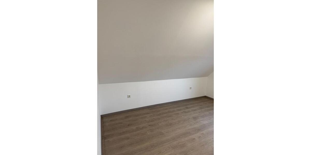 Dachgeschoßwohnung Rodenberg - 3 Zimmer, 56 m&sup2;, 495&euro; | Angebot:26251180