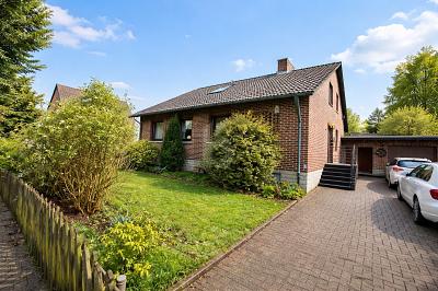 MEHRGENERATIONEN ODER LUKRATIVE ANLAGE - Haus Niedernwöhren | Angebot:26109471