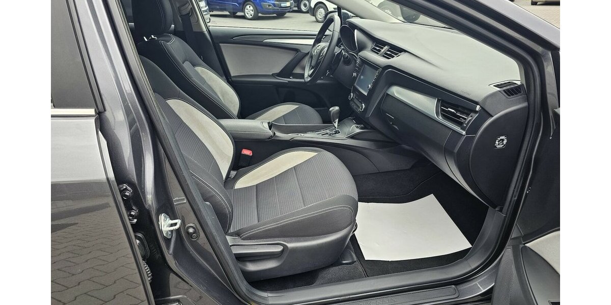 Toyota Avensis 1.8 VVT-i Edition-S NAVI RFK AUS 1.HAND 56.350 km 19.990 &euro; Löhne 32584