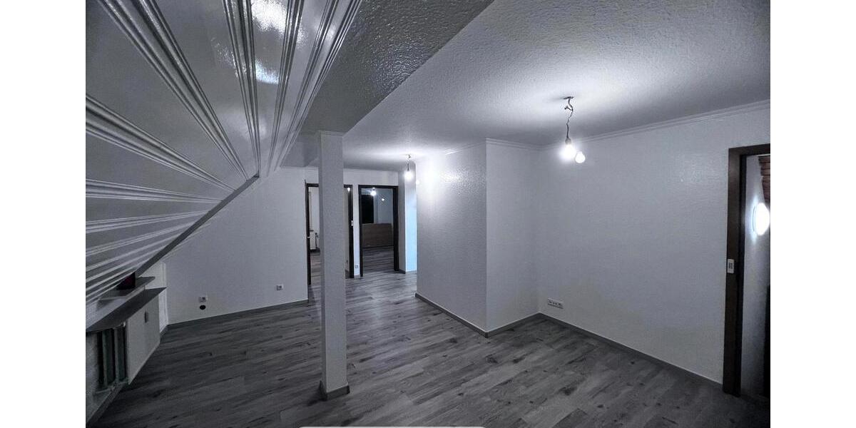 Dachgeschoßwohnung Minden - 3.5 Zimmer, 65 m&sup2;, 600&euro; | Angebot:26640725
