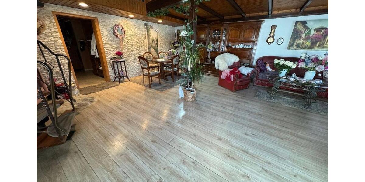 Doppelhaushälfte Extertal - 7 Zimmer, 190 m&sup2;, 199.000&euro; | Angebot:24848286