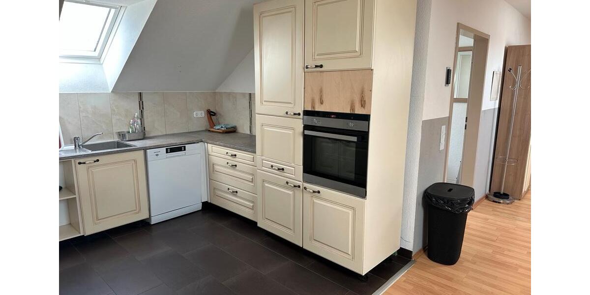 Dachgeschoßwohnung Löhne - 3 Zimmer, 100 m&sup2;, 20&euro; | Angebot:25404258