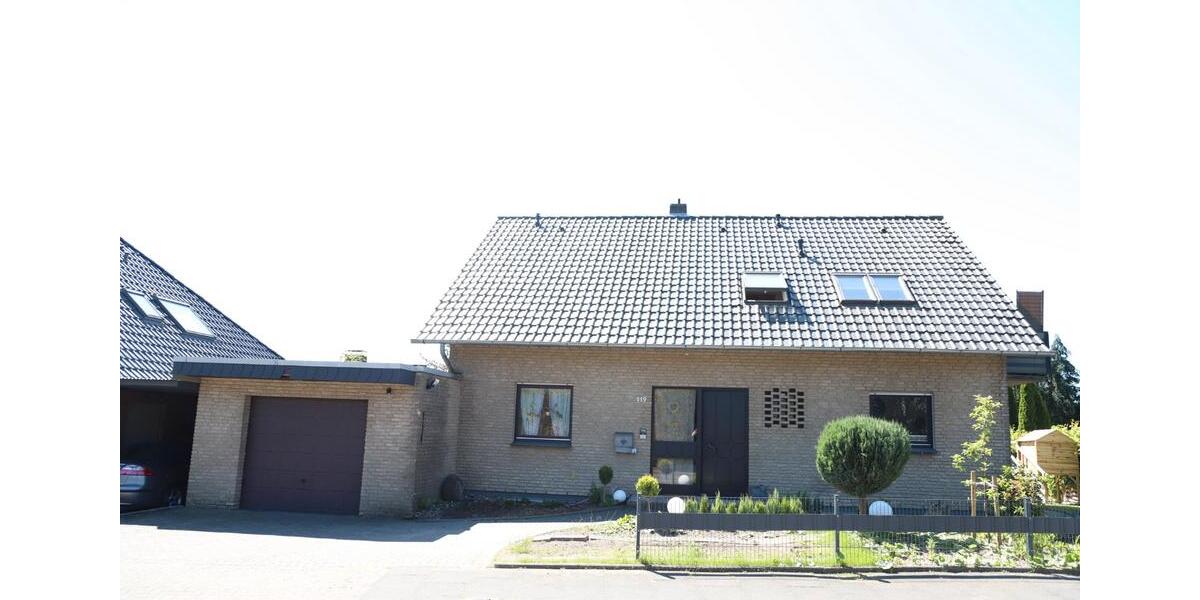 Einfamilienhaus Hüllhorst - 8 Zimmer, 216 m&sup2;, 290.000&euro; | Angebot:27006902