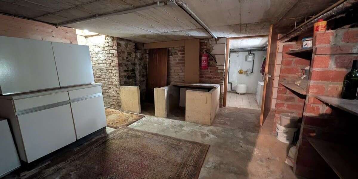 Großes Grundstück in Hüllhorst: Einfamilienhaus mit Potenzial zur Neugestaltung - Einfamilienhaus Hüllhorst | Angebot:27254362
